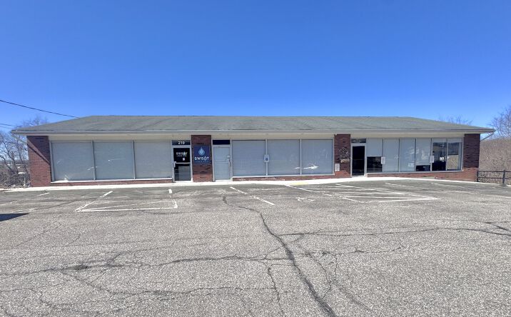 Pictures of Retail, Business for Sale property located at 217 Shaker Road, East Longmeadow, MA 01028 for sales - image #1
