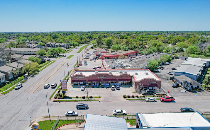 Pictures of Retail property located at 7985 Bellfort Street, Houston, TX 77061 for sales - image #1