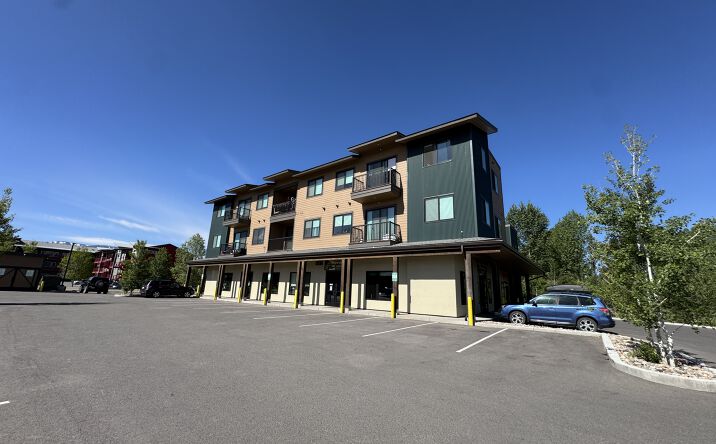 Pictures of Retail, Multifamily property located at 700 Red Table Drive, Gypsum, CO 81637 for sales - image #1