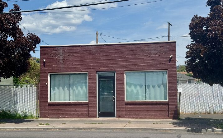 Pictures of Retail, Office property located at 253 E MAIN ST, KLAMATH FALLS, OR 97601 for sales - image #1