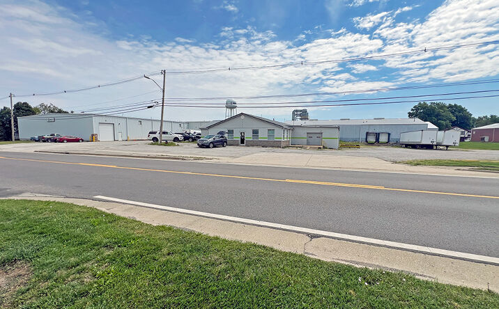 Pictures of Industrial property located at 1520 South Mill Street, Nashville, IL 62263 for sales - image #1