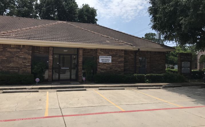 Pictures of Office property located at 2317 Roosevelt Drive, Arlington, TX 76016 for sales - image #1