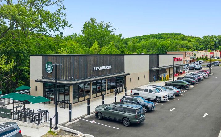 Pictures of Retail property located at 112 Federal Road, Brookfield, CT 22508-5115 for sales - image #1