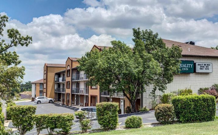 Pictures of Hospitality property located at 3601 SHEPHERD OF THE HILLS EXPWY, BRANSON, MO 65616-8108 for sales - image #1