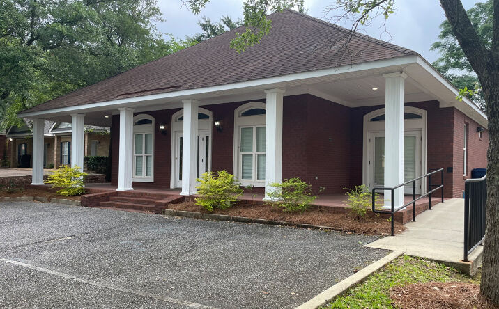Pictures of Office property located at 6317 Piccadilly Square Drive, Mobile, AL 36609 for sales - image #1