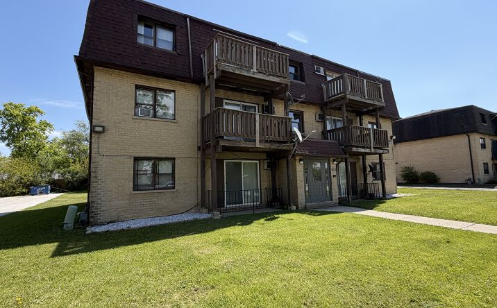 Pictures of Multifamily property located at 21907 Jeffrey Avenue, Sauk Village, IL 60411 for sales - image #1