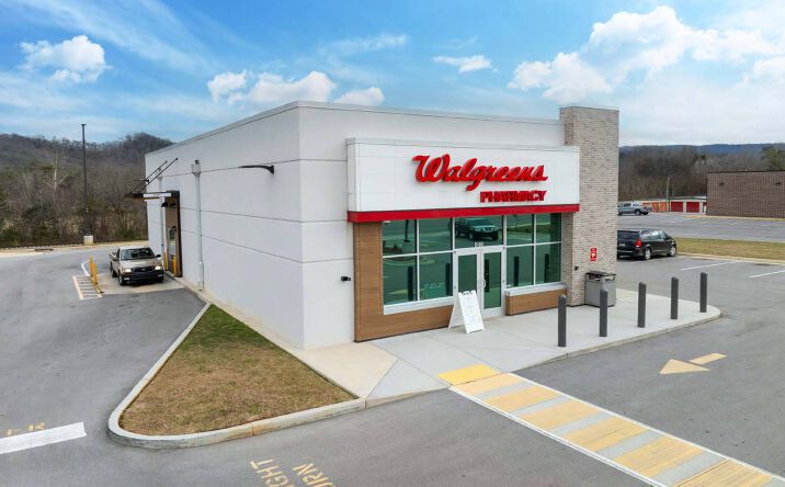 Pictures of Retail property located at 1011 US-411, ETOWAH, TN 37331 for sales - image #1