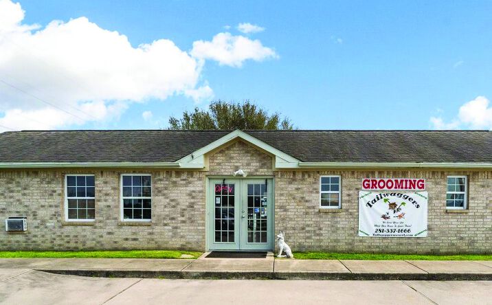 Pictures of Special Purpose property located at 1115 Dickinson Avenue, Dickinson, TX 77539 for sales - image #1