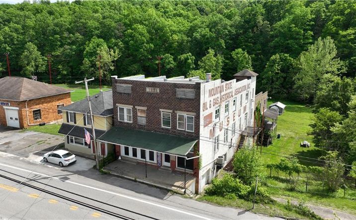 Pictures of Office property located at 207 W Myles Avenue, Pennsboro, WV 26415 for sales - image #1