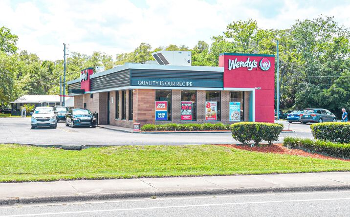 Pictures of Retail property located at 1608 South Dixie Freeway, New Smyrna Beach, FL 32168 for sales - image #1