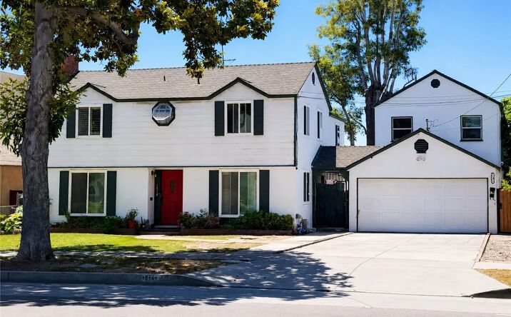 Pictures of Multifamily property located at 1514 E 4th, Santa Ana, CA 92701 for sales - image #1