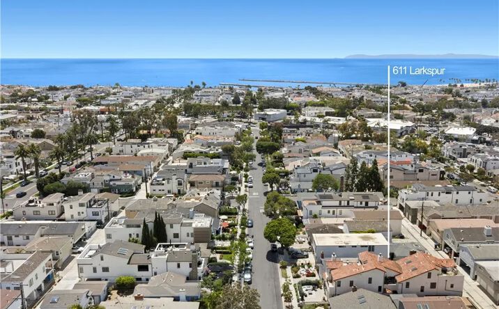 Pictures of Multifamily property located at 611 Larkspur, Corona Del Mar, CA 92625 for sales - image #1