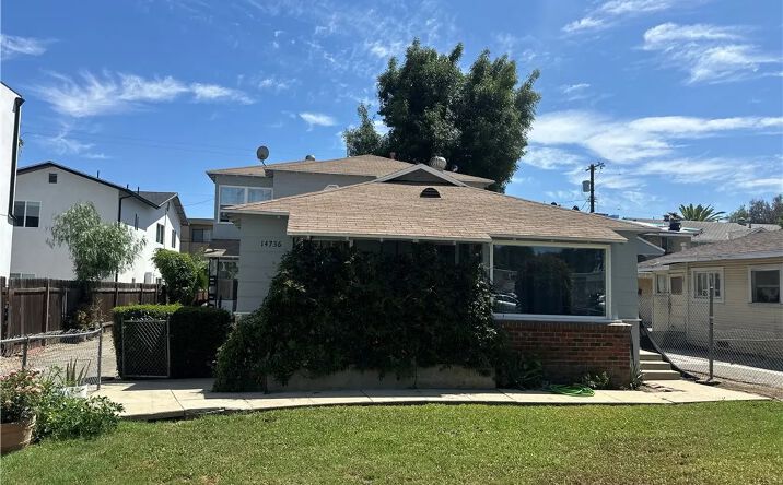 Pictures of Multifamily property located at 14736 Gilmore, Van Nuys, CA 91411 for sales - image #1