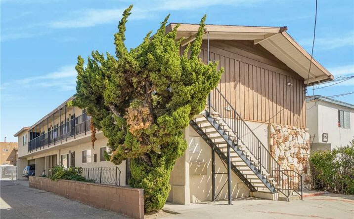 Pictures of Multifamily property located at 576 W 13th Street, San Pedro, CA 90731 for sales - image #1