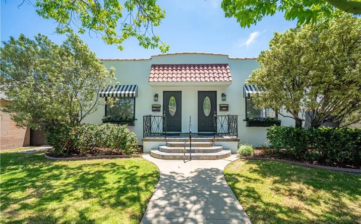 Pictures of Multifamily property located at 268 Bennett, Long Beach, CA 90803 for sales - image #1