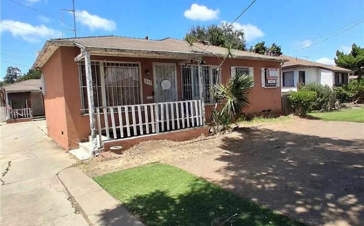 Pictures of Multifamily property located at 637 Hill Street, Inglewood, CA 90302 for sales - image #1