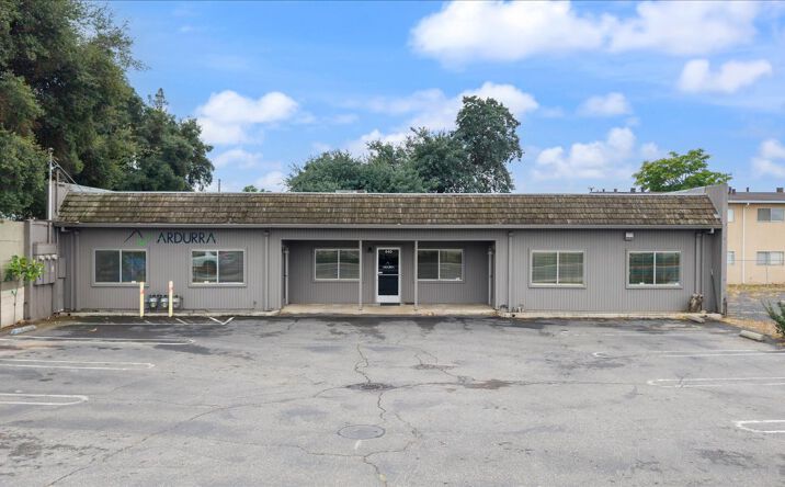 Pictures of Office property located at 440 S YOSEMITE AVE, OAKDALE, CA 95361-4020 for sales - image #1
