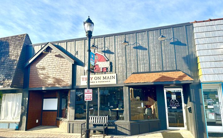 Pictures of Retail property located at 709 Main Street Northwest, Elk River, MN 55330 for sales - image #1