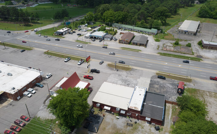 Pictures of Retail, Hospitality, Mixed Use property located at 15088 FT CAMPBELL BLVD, OAK GROVE, KY 42262 for sales - image #1