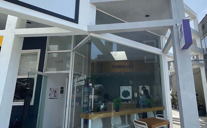 Pictures of Retail property located at 638 N Robertson Blvd, West Hollywood, CA 90069 for sales - image #1