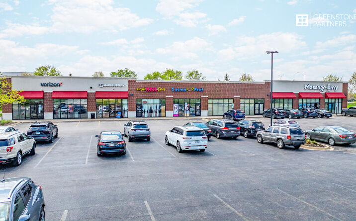 Pictures of Retail property located at 1852 Towne Center Drive, North Aurora, IL 60542 for sales - image #1