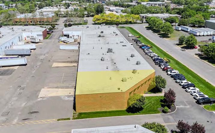 Pictures of Industrial property located at 710-9 Union Parkway, Ronkonkoma, NY 11779 for sales - image #1