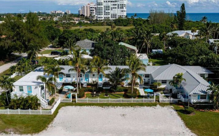 Pictures of Hospitality property located at 2502 Tamarind Dr, Hutchison Island, FL 34949 for sales - image #1