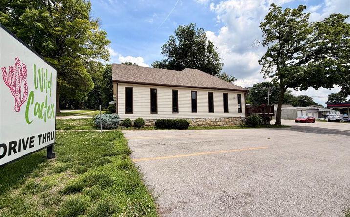 Pictures of Retail property located at 323 Elm Street, Leavenworth, KS 66048 for sales - image #1