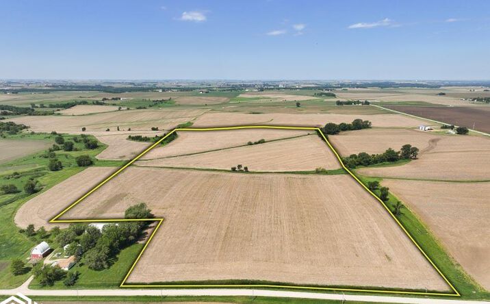 Pictures of Land property located at 31127 C Ave Avenue, Conrad, IA 50621 for sales - image #1