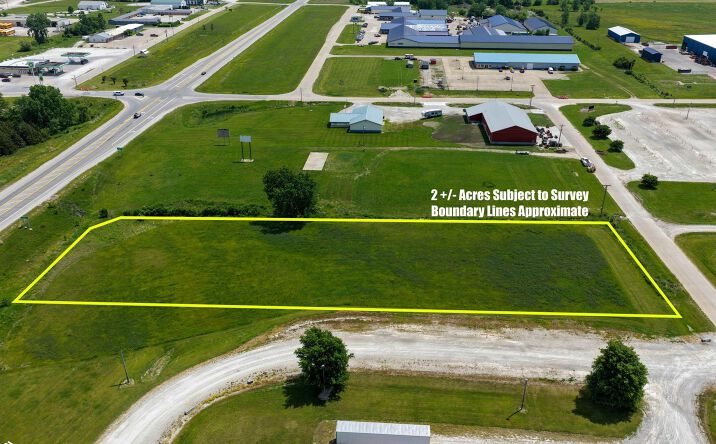 Pictures of Land property located at Northwestern Avenue, Chariton, IA 50049 for sales - image #1