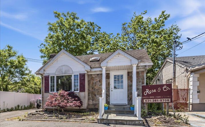 Pictures of Retail property located at 774 Townline Road, Hauppauge, NY 11788 for sales - image #1