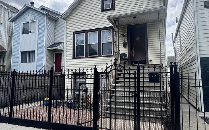 Pictures of Multifamily property located at 1638 N Campbell Avenue, Chicago, IL 60647 for sales - image #1
