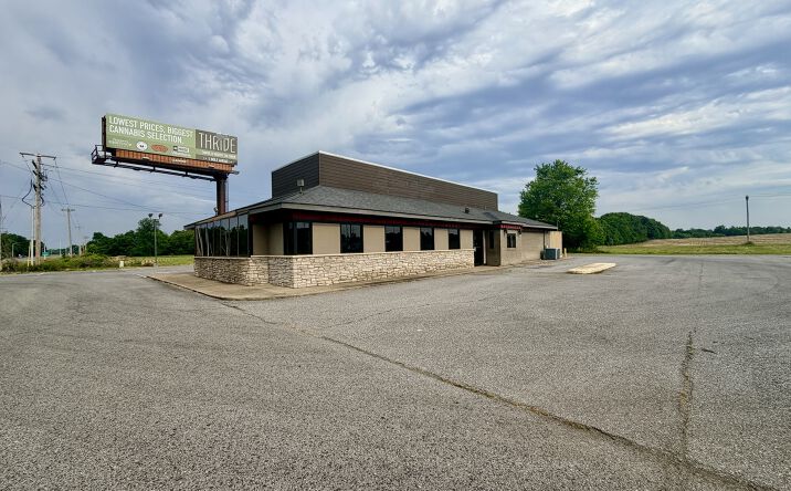 Pictures of Mixed Use, Retail property located at 2047 E 5th Street, Metropolis, IL 62960 for sales - image #1