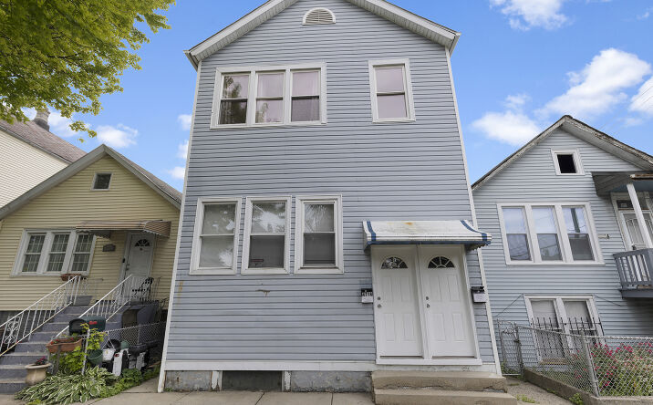 Pictures of Multifamily property located at 4716 S Loomis Boulevard, Chicago, IL 60609 for sales - image #1
