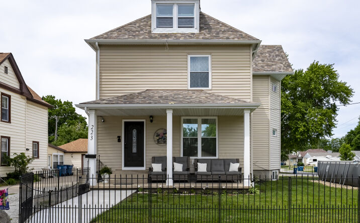 Pictures of Multifamily property located at 223 E Michigan Avenue, Pontiac, IL 61764 for sales - image #1