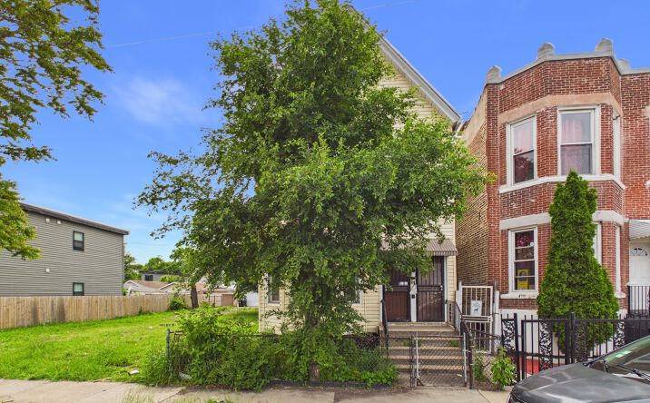 Pictures of Multifamily property located at 4734 S Racine Avenue, Chicago, IL 60609 for sales - image #1