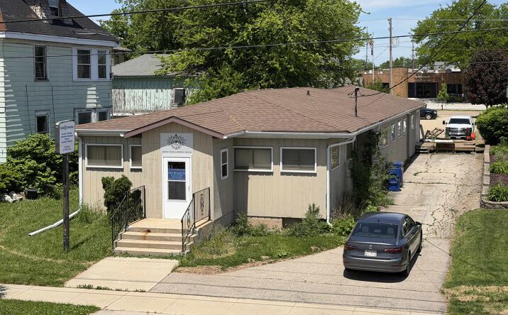 Pictures of Special Purpose property located at 422 Broad Street, Menasha, WI 54952-3147 for sales - image #1