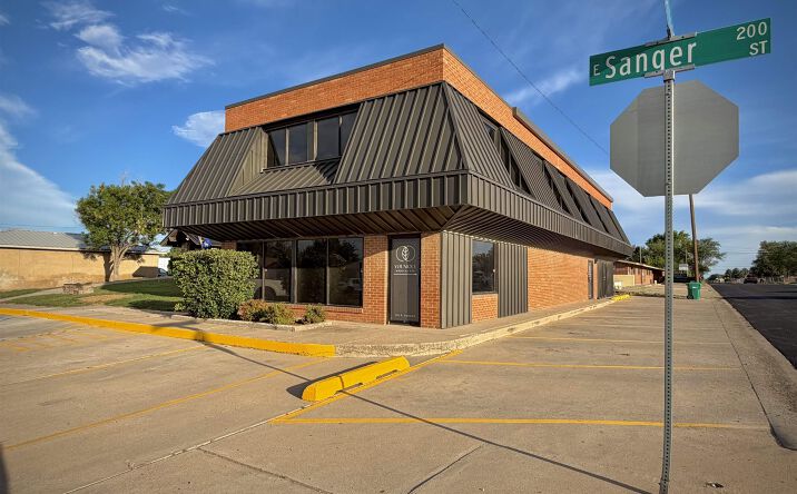 Pictures of Mixed Use, Office property located at 201 E Sanger Street, Hobbs, NM 88240 for sales - image #1