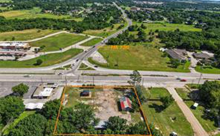 Pictures of Industrial property located at 2040 Fort Worth Highway, Weatherford, TX 76086 for sales - image #1
