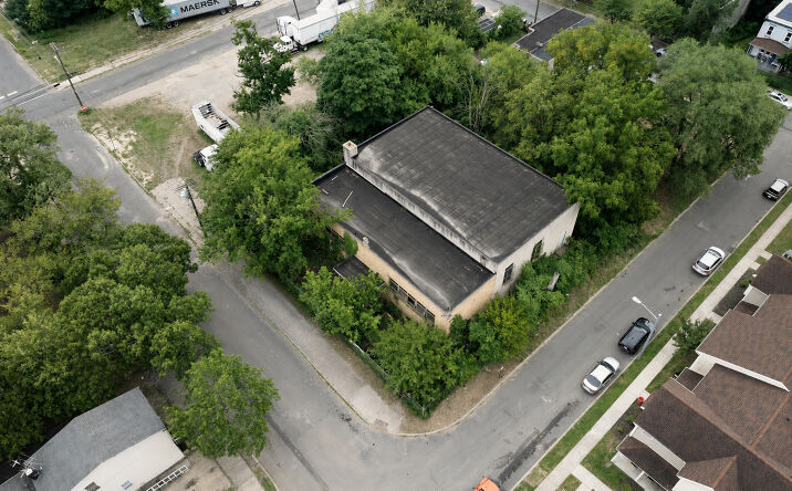 Pictures of Retail property located at 678 FLORENCE ST, CAMDEN, NJ 08104-2211 for sales - image #1