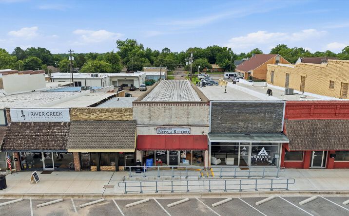 Pictures of Retail, Office property located at 130 E MAIN ST, WHITESBORO, TX 76273-1705 for sales - image #1