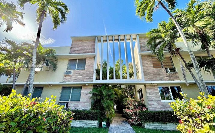 Pictures of Multifamily property located at 4730 Pine Tree Dr, Miami Beach, FL 33140 for sales - image #1