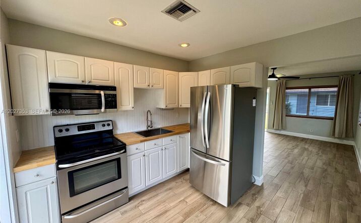 Pictures of Multifamily property located at 2641 SW 13th Ave, Fort Lauderdale, FL 33315 for sales - image #1