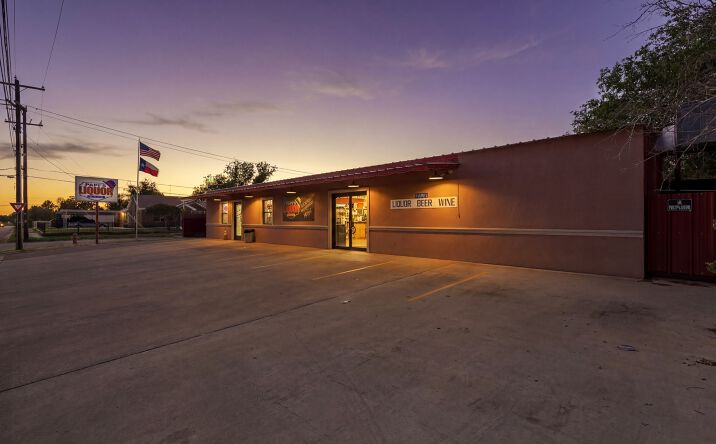 Pictures of Business for Sale property located at 413 W 12th St, Monahans, TX 79756 for sales - image #1