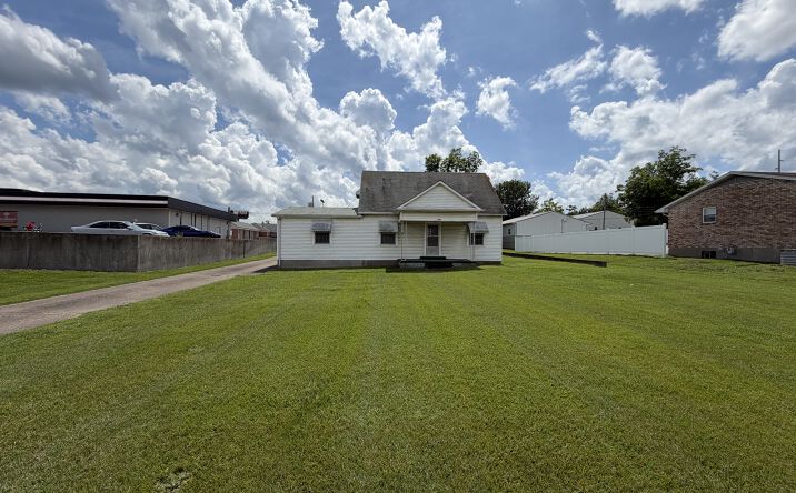 1015 North Kingshighway Street, Perryville