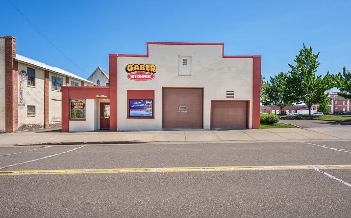 Pictures of Retail, Industrial, Business for Sale property located at 33 E WILLOW ST, CHIPPEWA FALLS, WI 54729-2546 for sales - image #1