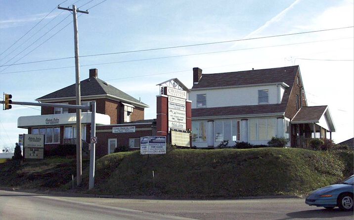 Pictures of Retail property located at 31 Robbins Station Road, Irwin, PA 15642 for sales - image #1