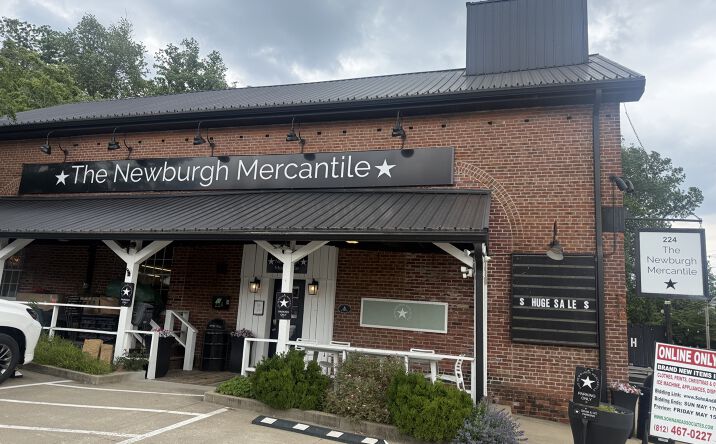 Pictures of Retail property located at 224 West Jennings Street, Newburgh, IN 47630 for sales - image #1
