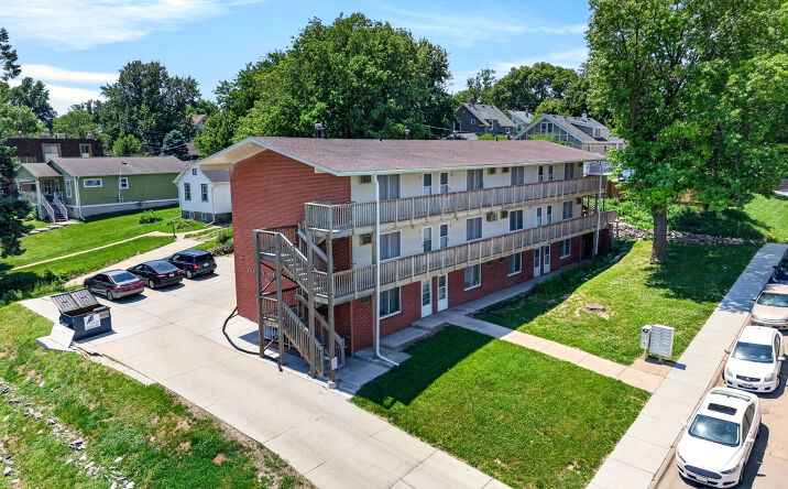 Pictures of Multifamily property located at 1014 North 48th Avenue, Omaha, NE 68132 for sales - image #1