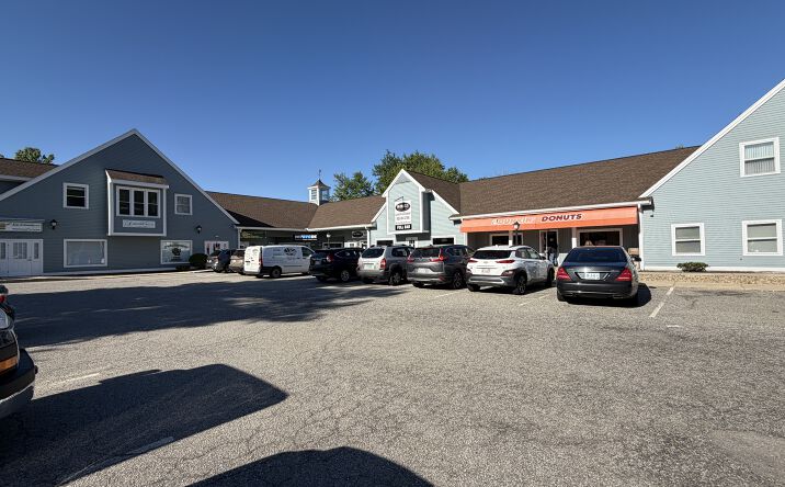 Pictures of Retail property located at 8 Stiles Rd, Salem, NH 03079 for sales - image #1